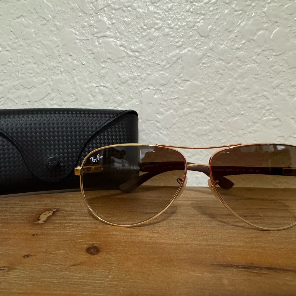 Ray-Ban Gold Aviator Sunglasses with Gradient Lenses